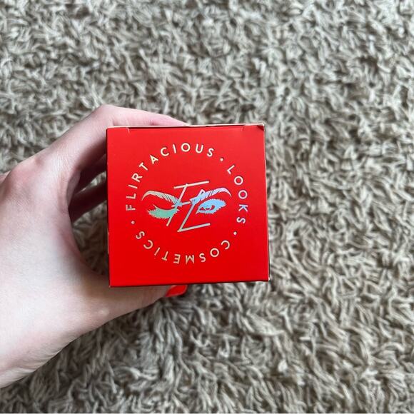 NWT! Flirtatious Looks Cosmetics The Perfect Duel: Foundation Travel Set - Picture 5 of 6